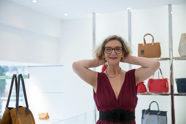 Comment sublimer vos tenues de bureau avec des chemisiers en soie ? Guide pratique et inspirations !